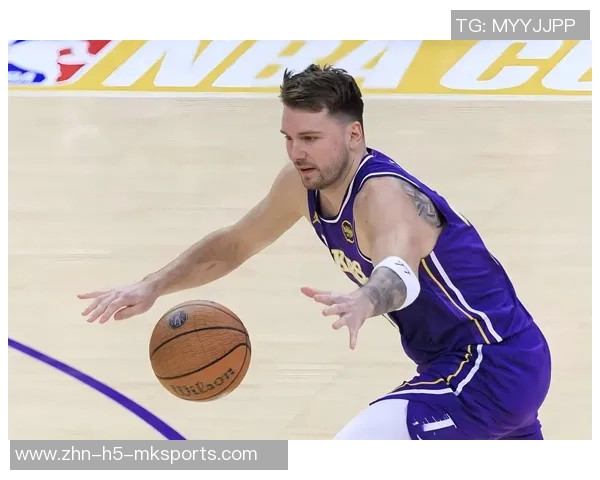 老詹新称号引热议魔仙哥曝与布朗尼东契奇同场竞技趣事 老詹新称号引热议魔仙哥曝与布朗尼东契奇同场竞技趣事